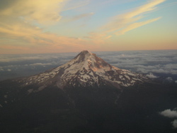 mt_hood_from_plane